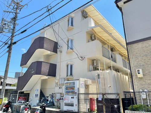 ビラ三秀植田の外観