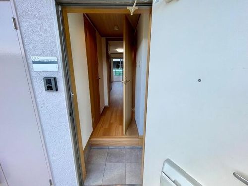 シーズンコート犬山の玄関