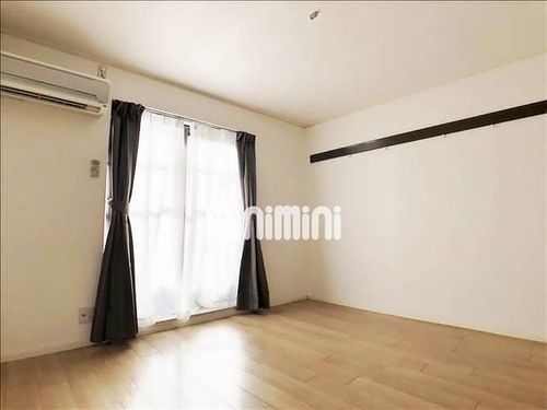 アーバンアオヤマの居間