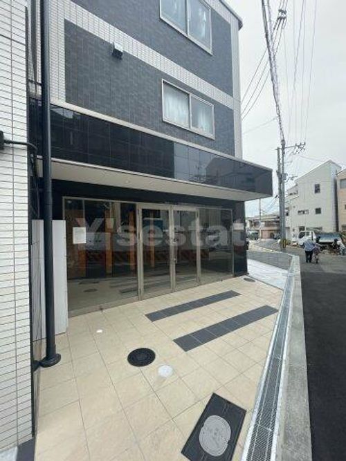 ソリティア桃谷の玄関