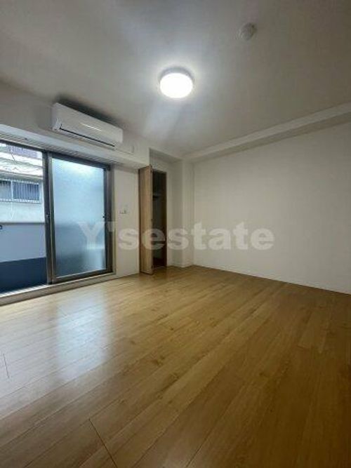 ソリティア桃谷の居間