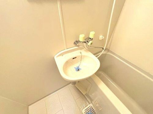 スタンドアップ古市の内装