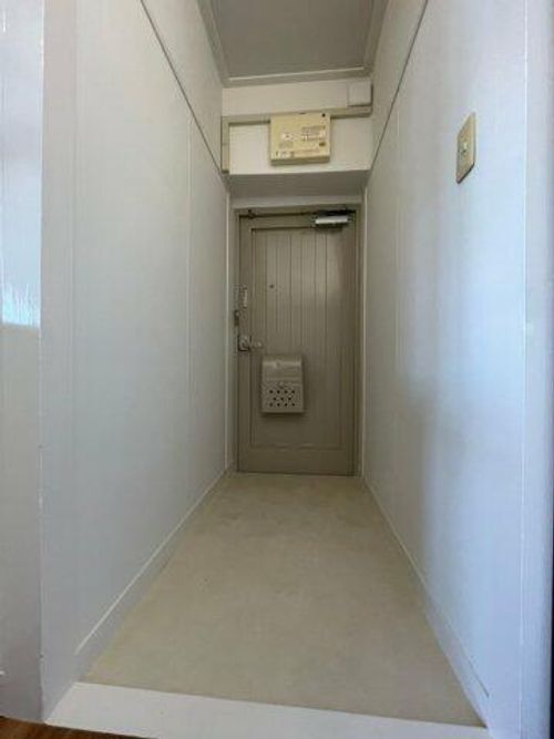 公社賃貸SMALIO 三原台1-501の玄関