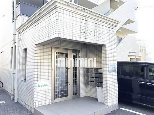 A・City二本木新町の玄関