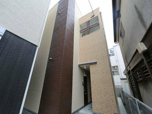 ボヌール桜本町の玄関