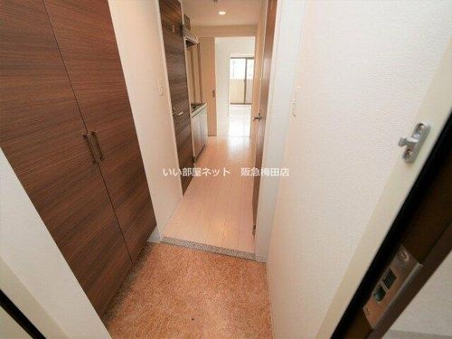 Luxe新大阪SOUTHの玄関