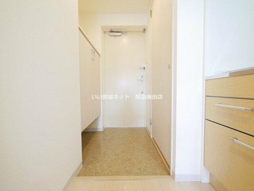 セレニテ新大阪弐番館の玄関