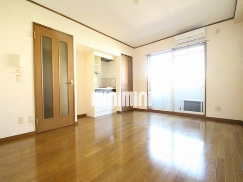 第一中央ビルディングの居間