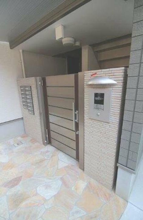 フジパレス杭全の玄関