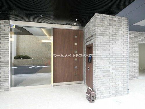 エル・セレーノ新大阪北の玄関