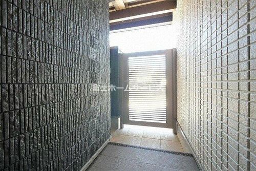 ALEGRIA鶴見区今津の玄関