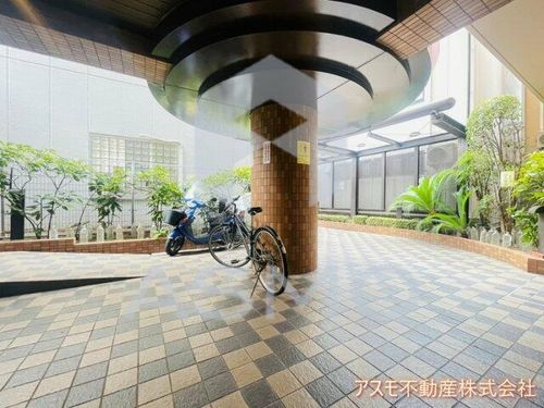 第一玉造マンションの玄関