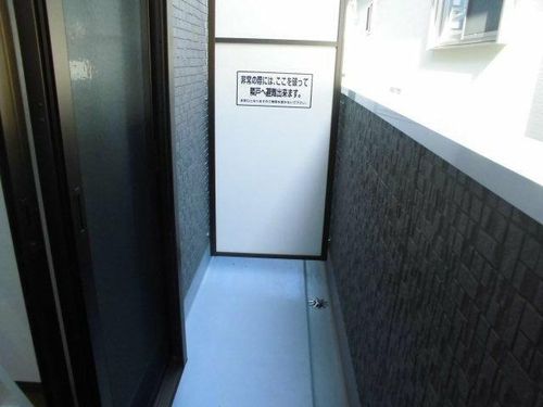 アースクエイク花塚の内装