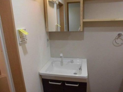 アースクエイク花塚の内装