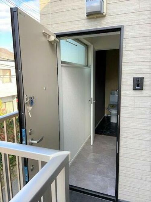 モデルノ大手町の玄関