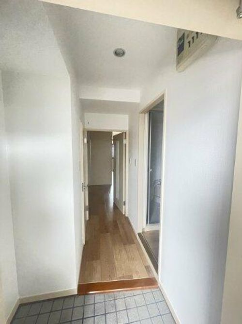 コスタレイ神戸三宮の玄関