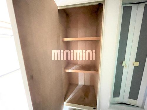 ピュアササキの内装