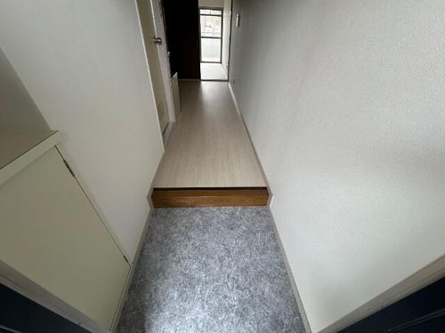 メゾンヨシザワの玄関