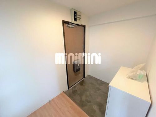 エクセル竹越の玄関