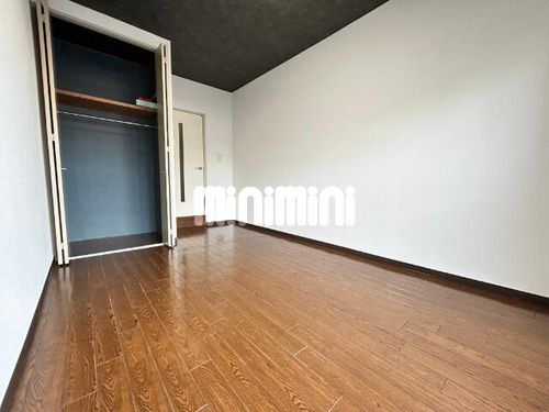 フレンズ西崎の居間