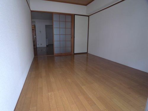 アーバン京命Ⅱの居間