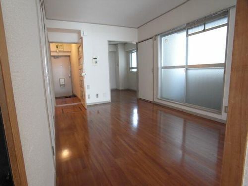 アーバン京命Ⅱの居間