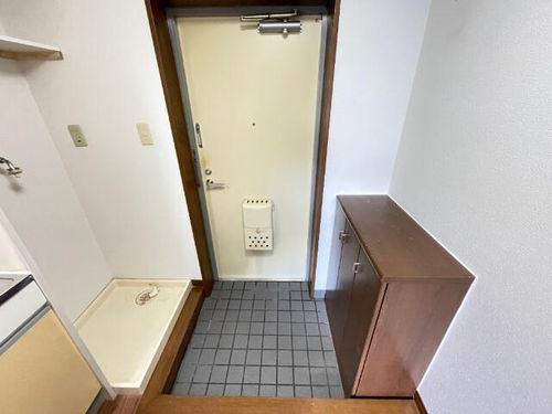 パークハイツ八田の玄関