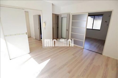 アネックス79の居間