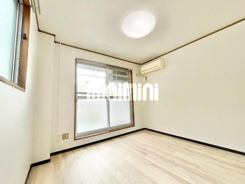 アートハウスKの居間