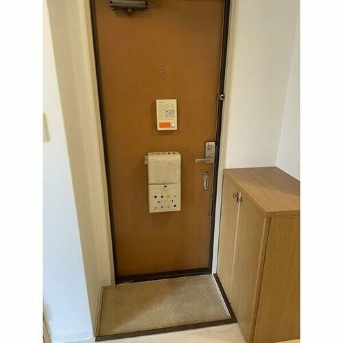 シャトープラムの玄関