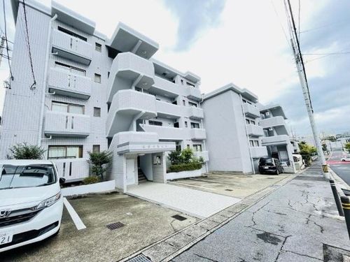 横吹小菅ビルの外観