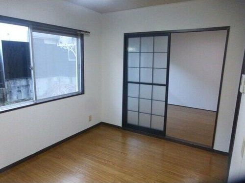 エステイト桐原の居間