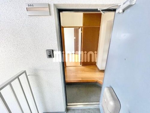 リヴェール保呂の玄関