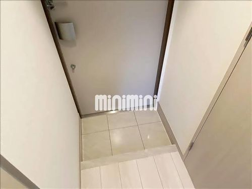 CAVANA新栄の玄関