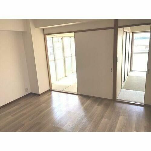 マンション桂の居間