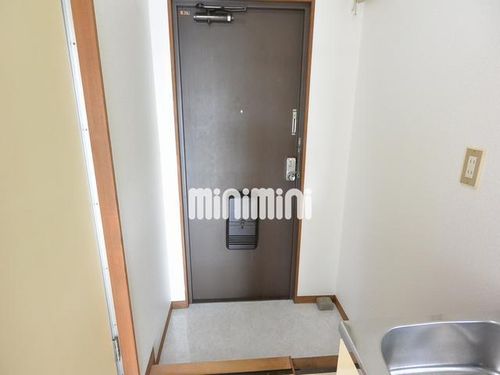 八幡コーポの玄関