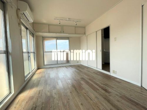 ナビオ杁中の居間