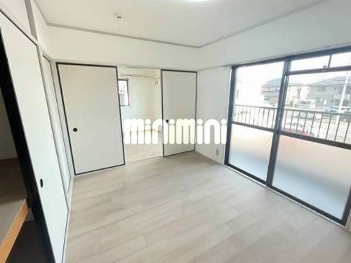 マンションマエダの居間