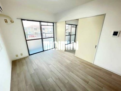 マンションマエダの居間