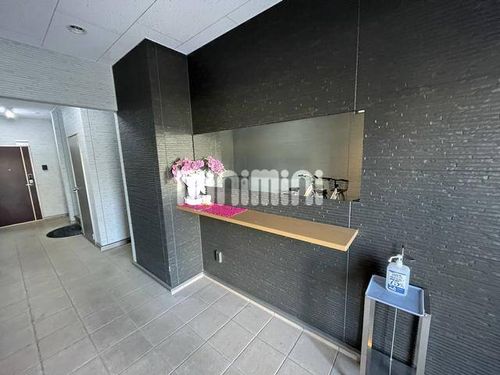 ファルダ不二ヶ丘の玄関