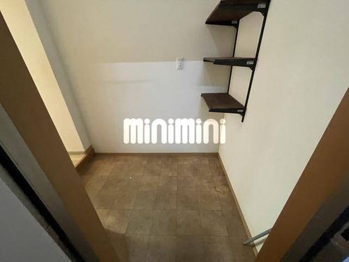 ファルダ不二ヶ丘の玄関