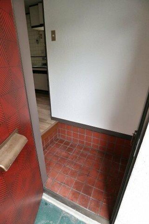 小川マンションの玄関