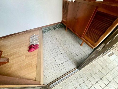 大阪府富田林市寺池台3丁目(一戸建)の賃貸物件の玄関