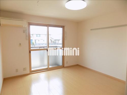 シャルム マノワール Bの居間