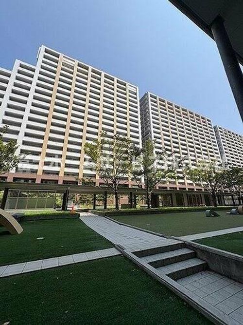 シーサイドレジデンスコスモスクエア駅前の外観