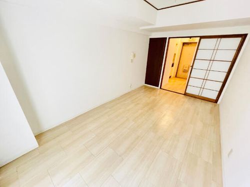 シャトー山田の居間