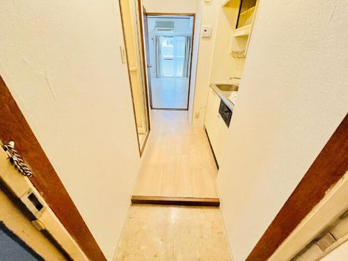 シャトー山田の玄関