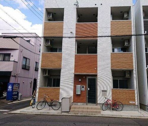 メゾン アヴェニールの玄関