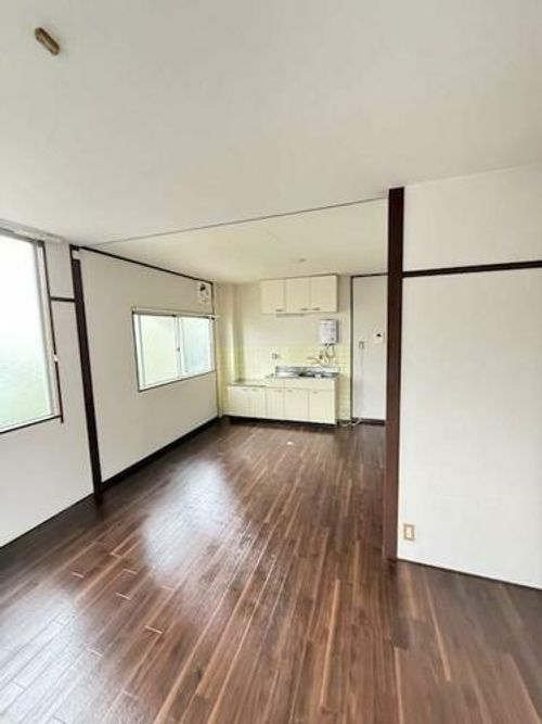 レクシーズ大蔵301の居間