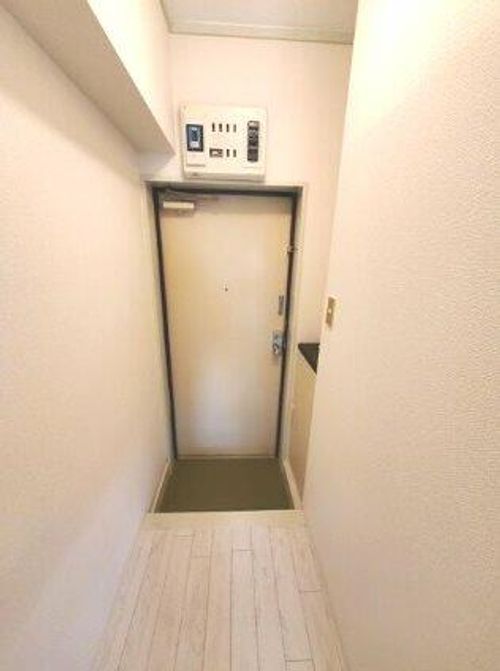 コーポ伊勢山の玄関